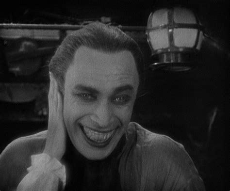 「殺人者！」と叫ぶ影、1929年のサイレント映画『The Man Who Laughs』について！